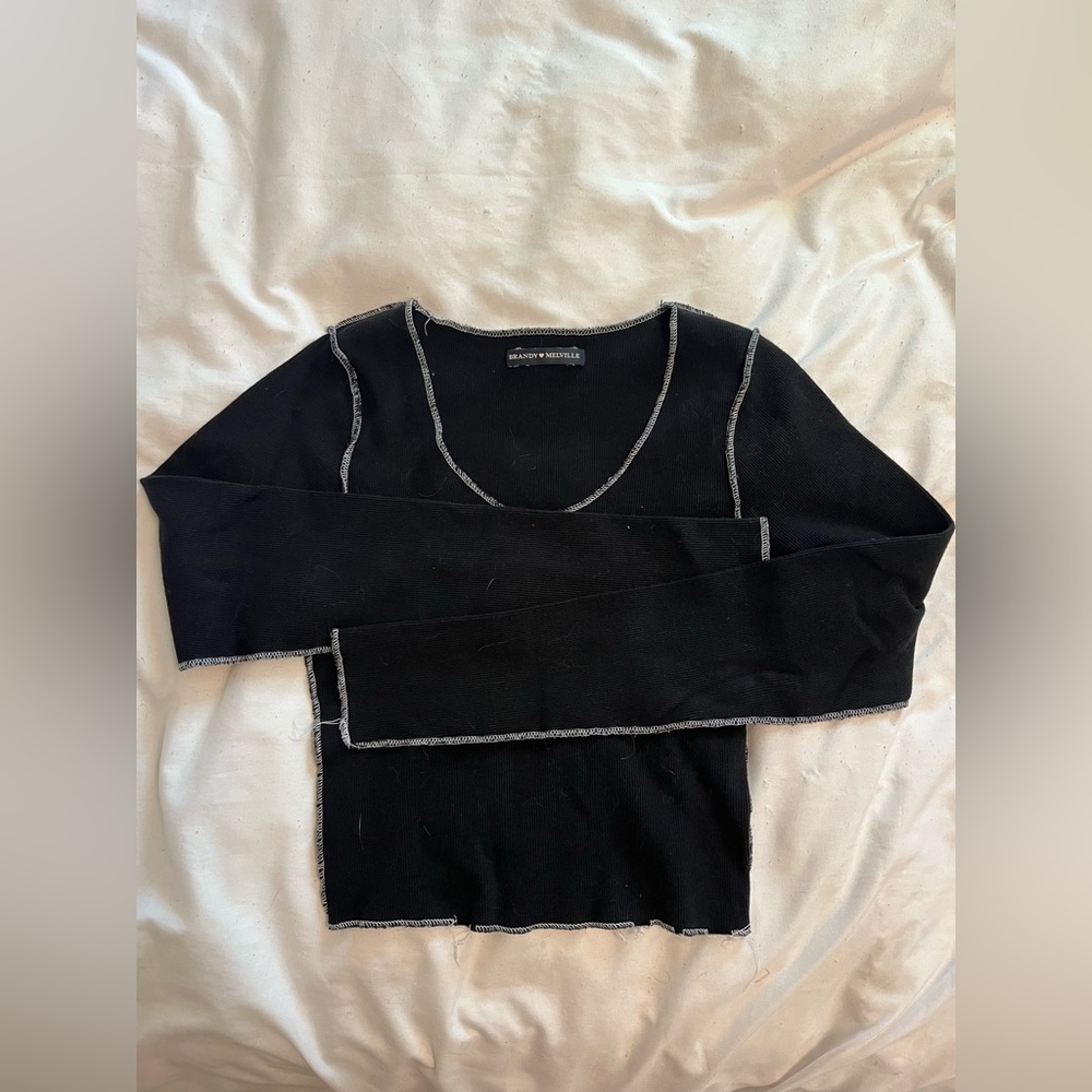 BRANDY MELVILLE LONG SLEVE